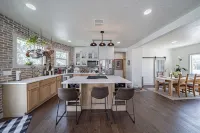 Downtown Vintage Dreamhouse near the Snake River Greenbelt