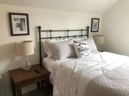 Studio apartment on the banks of Yellowstone River