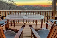Sky's the Limit -Mountain View, Golf Course, Waterfalls, Game Room. Sleeps 14 - con vistas a la montaña
