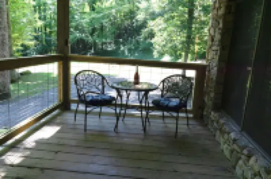 Pet Friendly, Polar Express, Hot tub, babbling creek