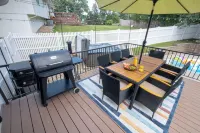 Omaha Oasis! Pool, Hot Tub, Mini Golf, Bar, Games Hotels in Douglas County