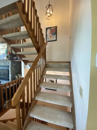 Slopeside 3-level Townhouse at the Top of Trailside Village -Okemo Mountain Отели рядом с достопримечательностью «Окмо Маунтин Резорт»