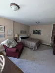 Charming Windsor Apartment: Easy access to Katy and Rock Island Trails.