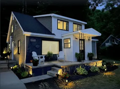 Remodeled Traverse City Home - Lake View-Golf and Wineries Hotels near DeYoung Natural Area