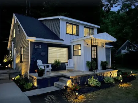 Remodeled Traverse City Home - Lake View-Golf and Wineries