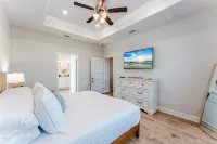 Windmark home steps2pool,min2beach,golf cart, fire pit, heated pool&beach equip
