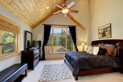 Dual Master Suites, Pool Table, 3500 Sq. ft, Luxury Home, 5 Bedroom, Discounts, Hotels near Lake Tahoe