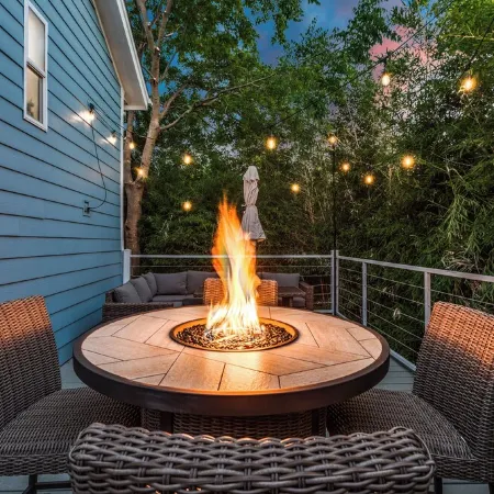 5 min. stroll to Downtown Mckinney! Family & Pet Friendly Cottage