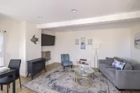 Harborside Oasis ★ Harbor View ★ Heart of Downtown