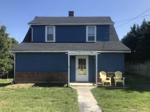 Charming Cottage at the Edge of Town