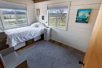 Perfect Alaskan Get away! Comfy, cozy, and remote…you will not regret it.
