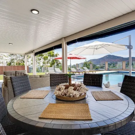 Fletcher Hills luxury, Sunset View, 4 BR, Saltwater Pool and Spa
