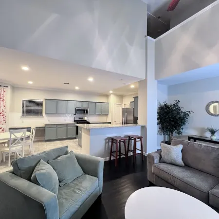 Luxury Spacious 4-BR Retreat with Pool Table, BBQ, and sleep 18