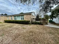 Charming Coastal Retreat: Your Cozy Haven Near the Beach Hotels in Gulfport