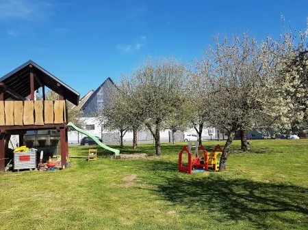 5 person vacation apartment on the farm♡ Отели в г. Бергштрасе