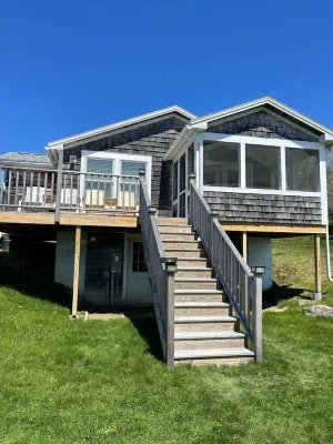 Privately owned water view cottage with fabulous views of Penobscot Bay! AMBIANCE附近的飯店