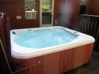 Killington Skiers/Snowmobilers/MountainBikers Dream with Outdoor Jacuzzi + Wi-Fi