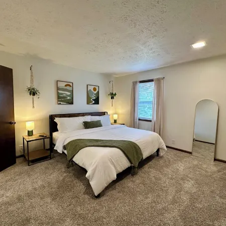 Vintage modern / boho Gallatin townhome!