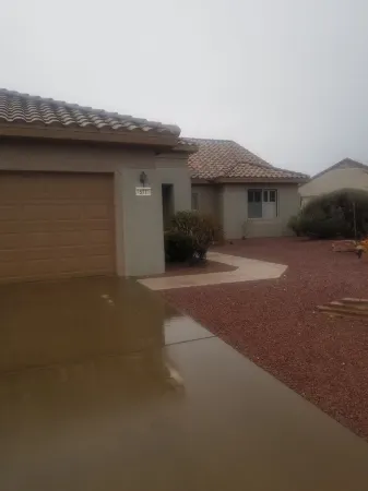 Vacation home in Surprise, AZ a 45 and over community with 4 golf courses. Отели в г. Сюрпрайз