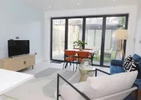 Stylish London Flat with Garden, Close to City