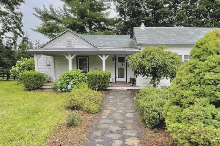 Country Farmhouse with Hot tub, swimming pool & pond on 18 acres