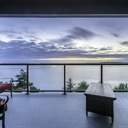 Luxurious Oregon Coast Townhouse with Mesmerizing Views!