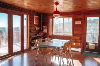 Sunny Side Up 2 Bedroom Cabin with expansive views