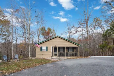 Welcome to “The Love Shack” – Your Perfect Charming Getaway!
