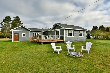 Hayward - 5 Bedroom, sleeps 10