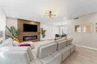 -NEW- Relaxing & Fun Escape in Perfect Location w/ Firepit, Mini Golf, & Pool