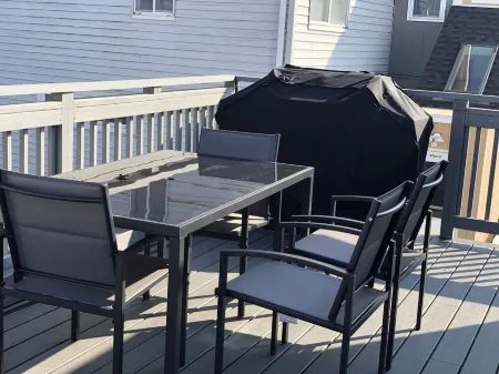 Renovated Milford Beach home by Charles Island/Silver Sands Pk