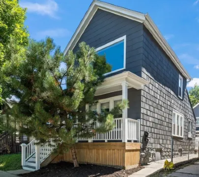 Stylish Apt in Walker's Point