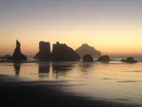 Cypress Row Vacation Suite In Beautiful Bandon, Oregon Hotels in Bandon