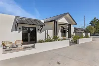 Brand New Luxury Compound - Heated Pool, Spa, Mini Golf