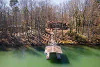 Perfect Summer Get Away! Charming 4 Bedroom Lake Front Home. Hotels in Oconee County
