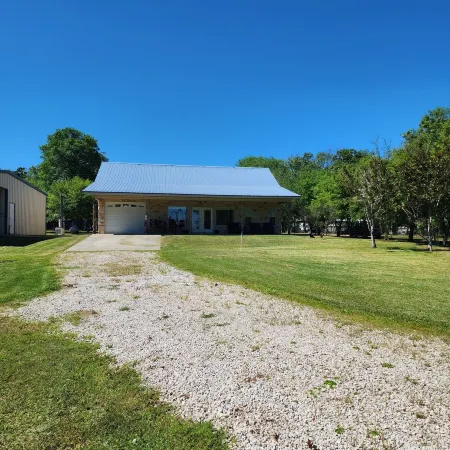 #4-Lake Front Fishing Shack