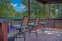 NEW! Regents Park Resort ~ Sparkling Pool, Tennis, Basketball, and Pickleball! ~