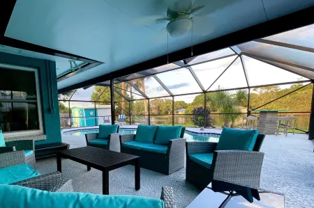 Turquoise Turtle - Private Heated Pool: Relax & Enjoy