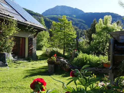 Ground Floor Apartment In Individual House Hotels in Arvieux