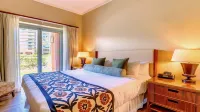 Luxurious Ground Floor, Perfect Family Spot, Private Lanai, 1 Min to Pool/Beach