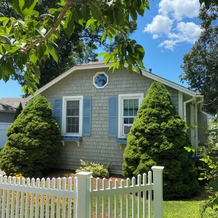 Peaceful Cottage in the Heart of Osterville Village Walk to Shops & Restaurants