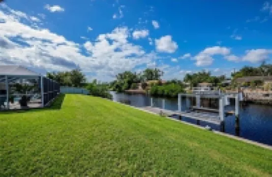 Heated Pool, Canal Front, Kayaks - Paradise Awaits!