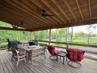 Escape to Our Serene Farm Cabin, Surrounded by Beautiful Rolling Pastures!<br>