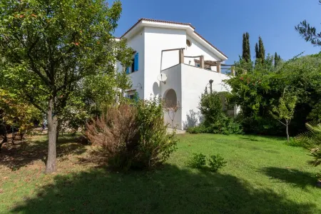 Mediterranean dream a few km from Pula, villa 200 m from the sea