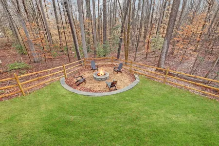 Modern Family Home 2 Minutes to Lake Anna - Hot Tub Installed on 11.14.25!