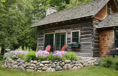 Charming Vintage Cabin on Beautiful Walloon Lake
