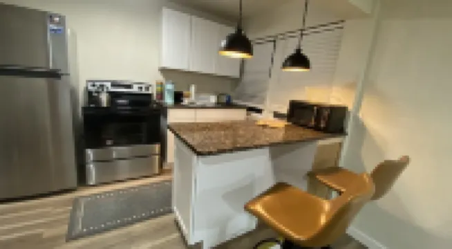 Studio Cottage/Short Walk to Beach