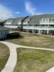In&Outdoor Pools! Walk to Beach, Restaurants, Entertainment, Tennis