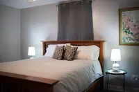 Lincoln House.  Short distance from Lake Michigan and downtown