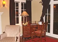 F.J. Massa House ~ Walk to Downtown Napa ~ Bocce Court - キッチン